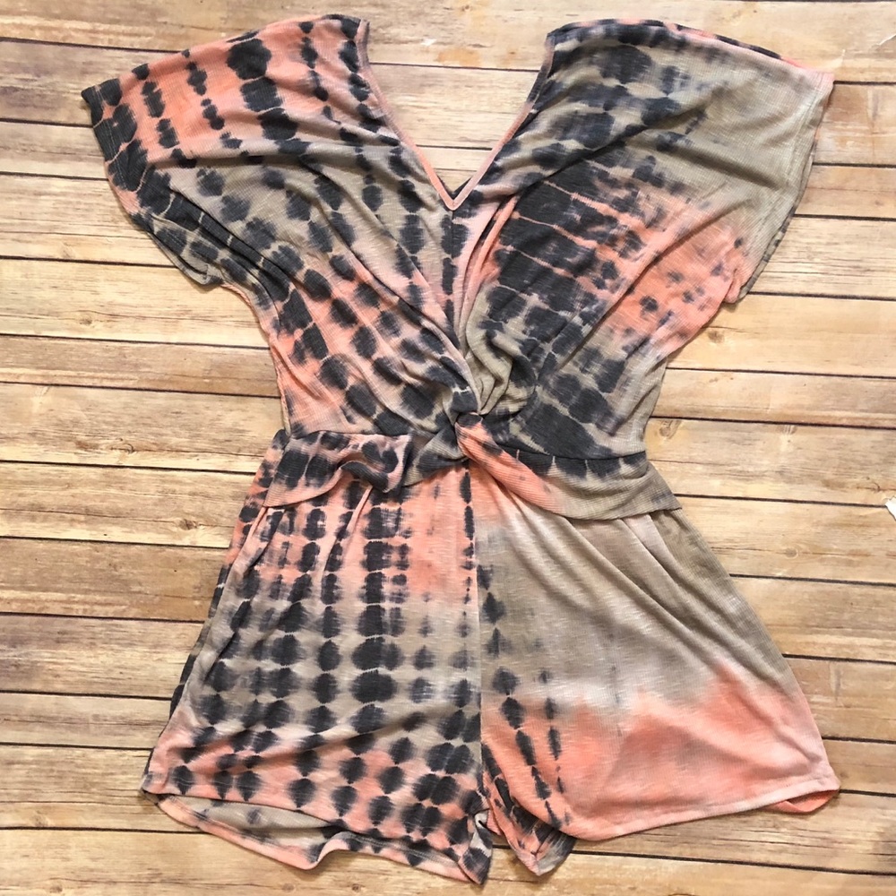 Tie dye romper with gathered knot at waistline - Picture 2 of 4